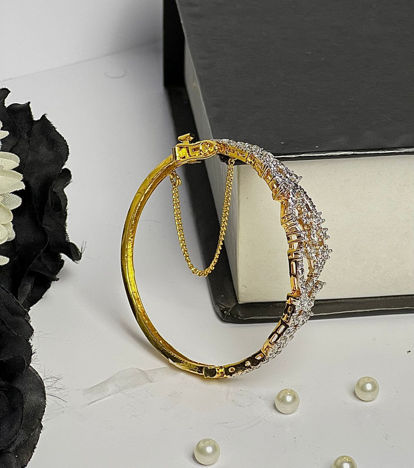 Diamond style bangle