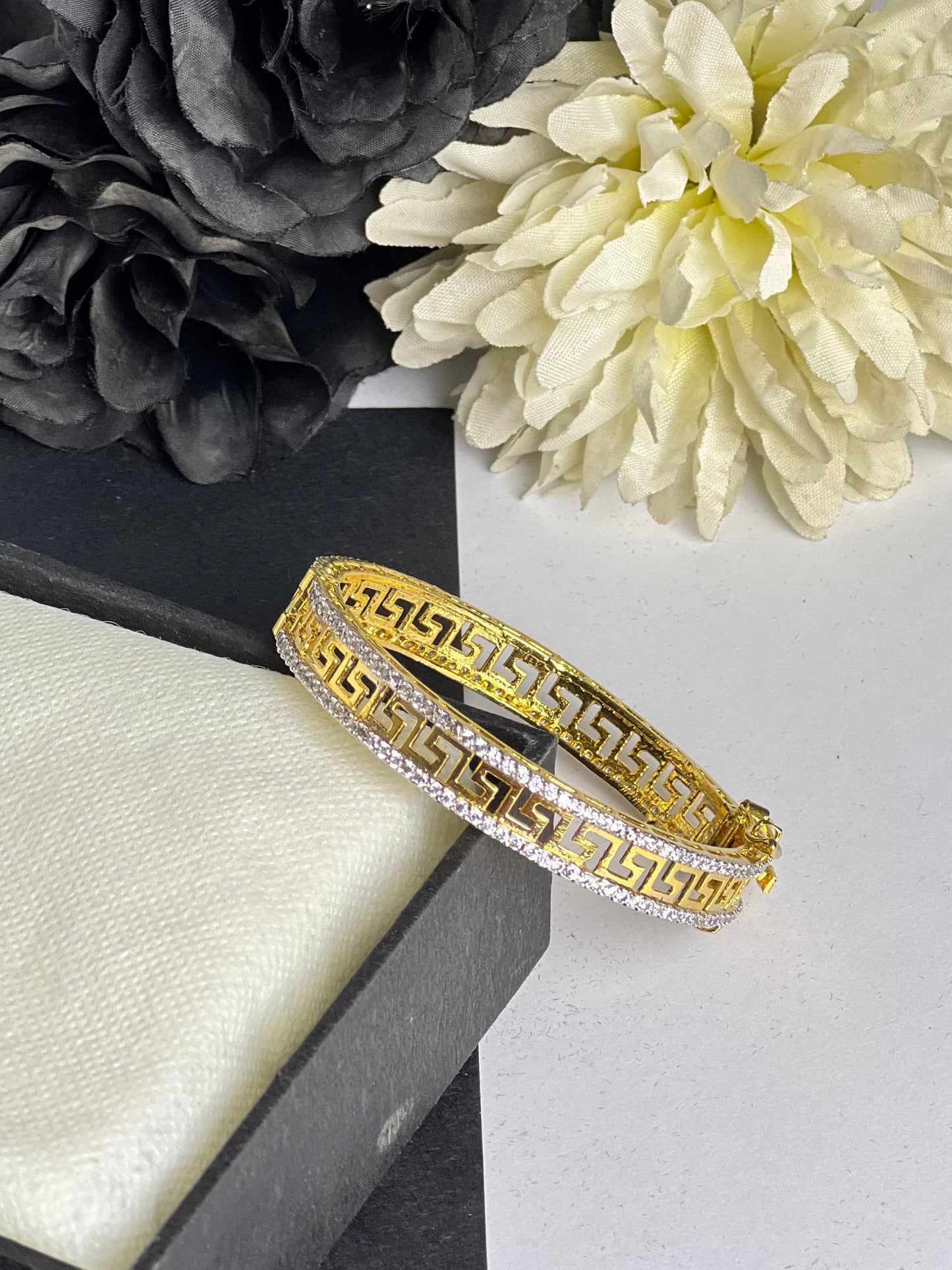 Golden Maze Luxe Bangle