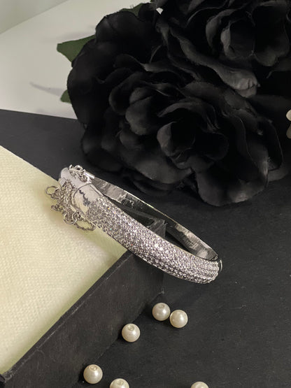 Luxurious White Gold Plated