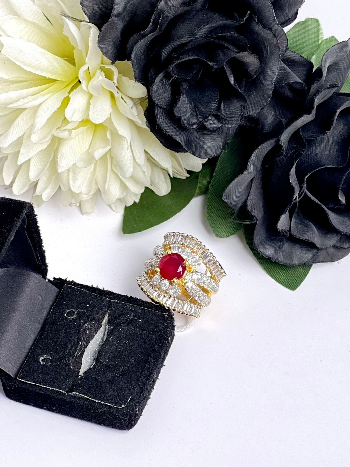 Eliana Ring